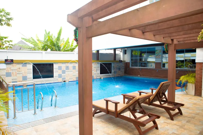 Pool & leisure
