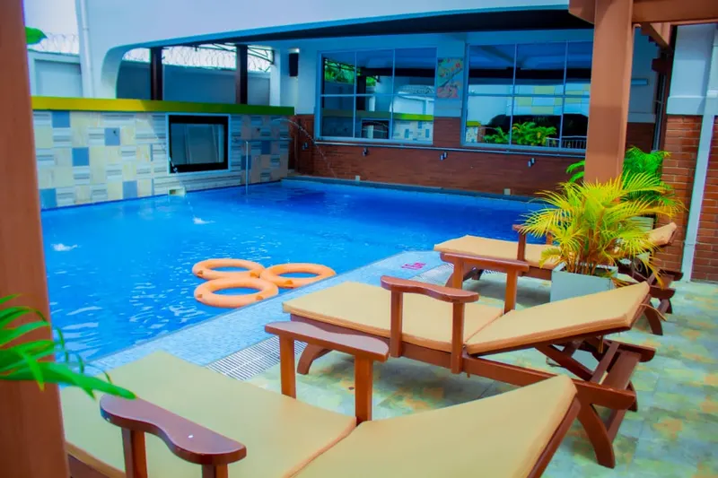 Pool & leisure