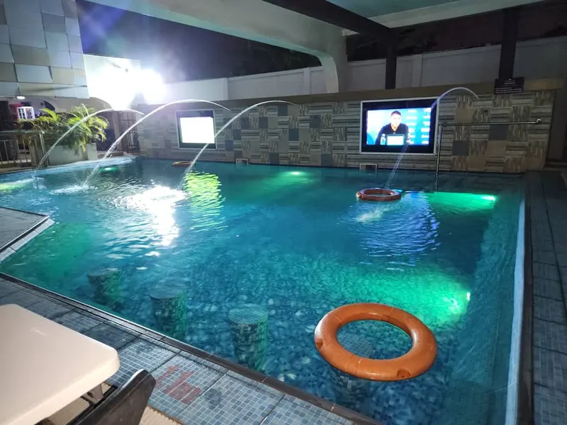 Pool & leisure