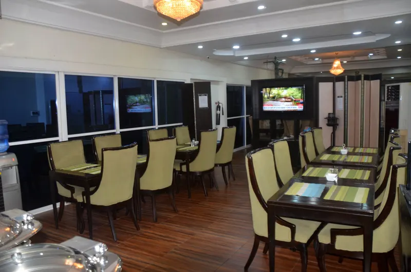 Food and dining at Forever Hotels & Suites